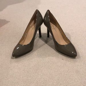 Jessica Simpson Ash Grey Patent Size 10M